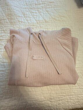 3 Nike sweatershirts/hoodies
